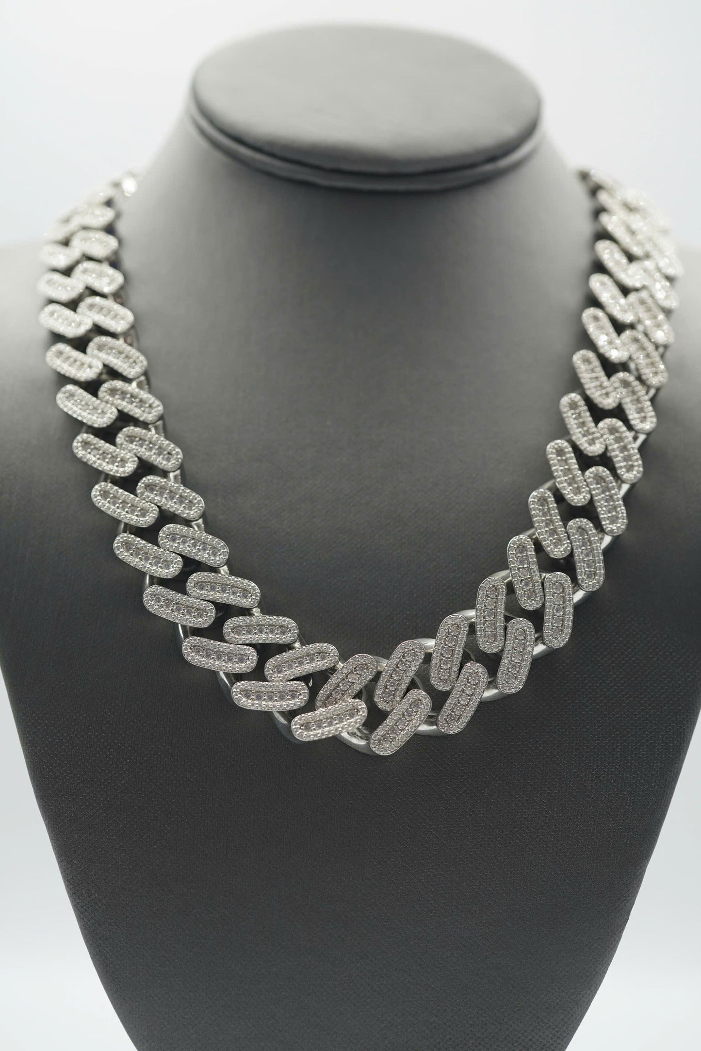 10mm VVS Moissanite Diamond Cuban Necklace