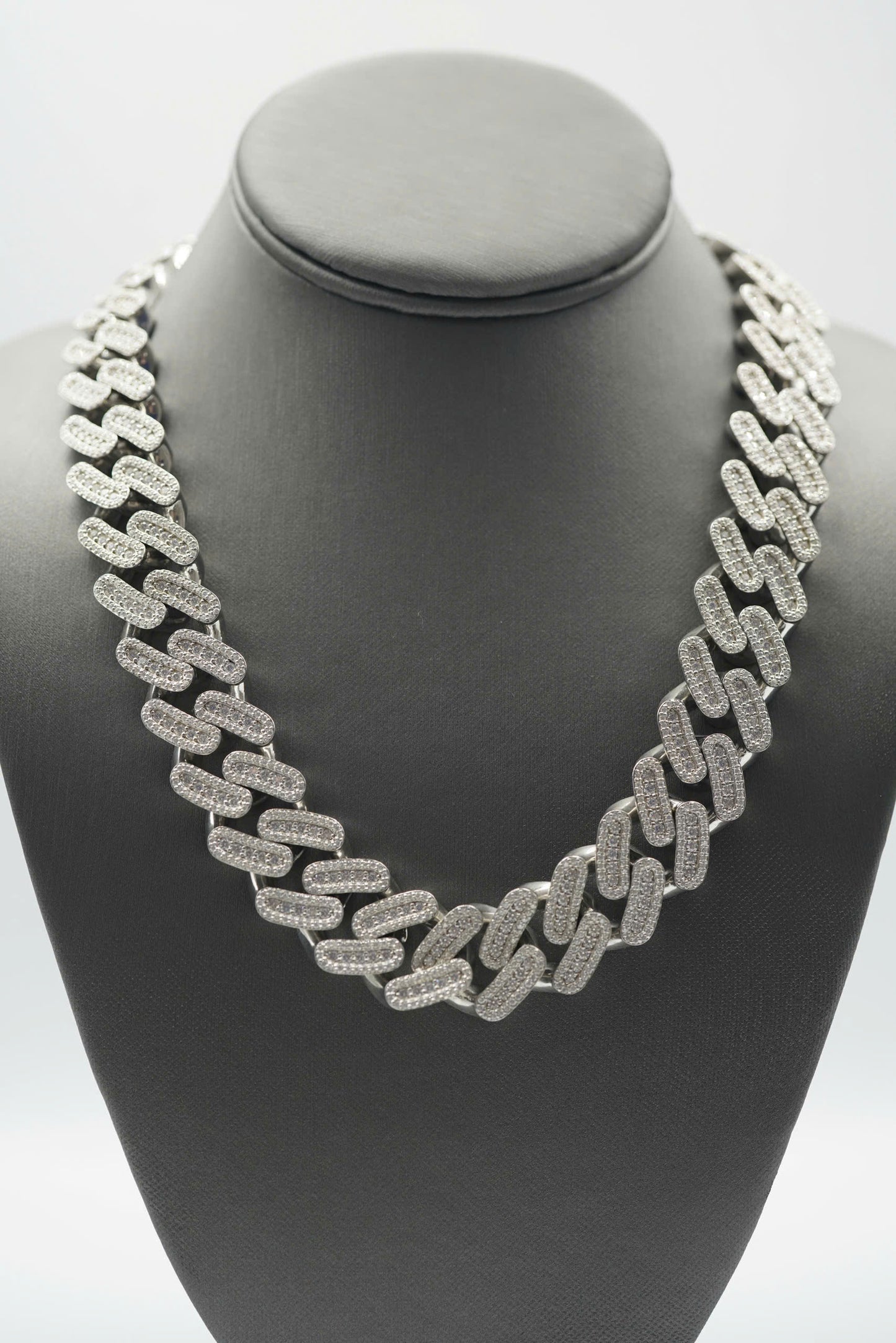 10mm VVS Moissanite Diamond Cuban Necklace
